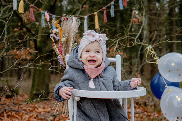 Fotograf-Judith-fotografiert-Baby-Buchholz in der Nordheide-Cakesmash-Smashcake-Winter