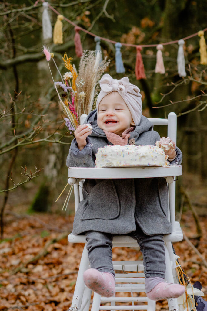 Fotograf-Judith-fotografiert-Baby-Buchholz in der Nordheide-Cakesmash-Smashcake-Winter