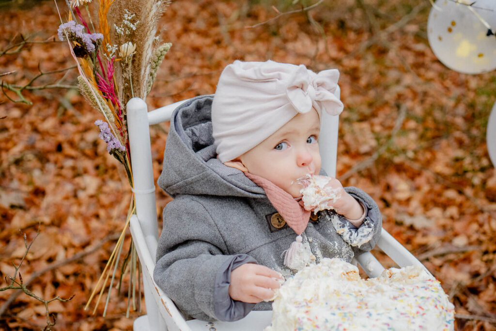 Fotograf-Judith-fotografiert-Baby-Buchholz in der Nordheide-Cakesmash-Smashcake-Winter